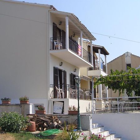 Dimitrakis Apartments Kassiopi Dış mekan fotoğraf